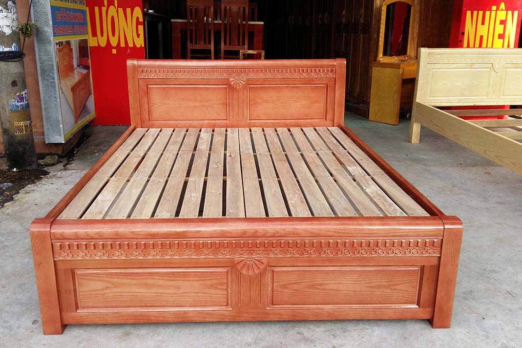 giường gỗ sồi sơn màu cánh gián