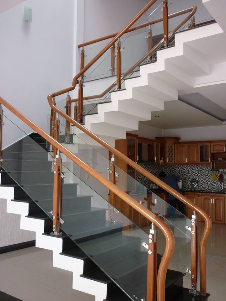 cầu thang kính đẹp biên hòa